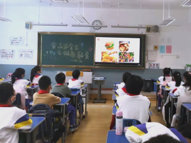 高度重视中小学校园食品安全全市范围内